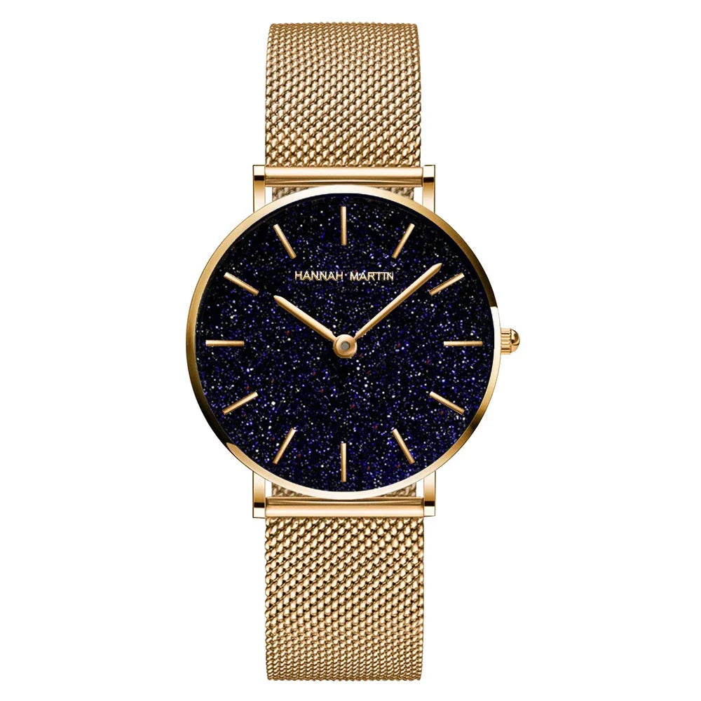 Relógio Glamoroso Feminino em Aço Inox Dourado fundo escuro