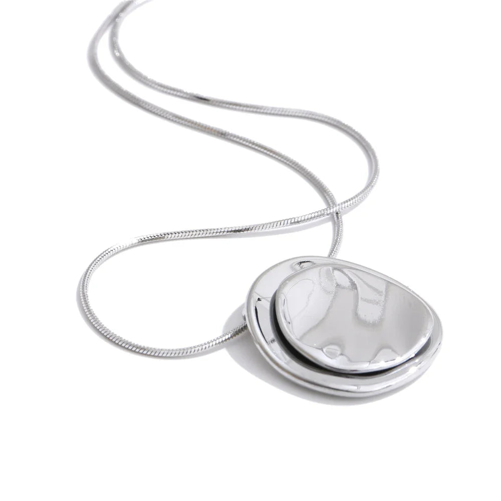 Colar com Pendente Circular Prateado