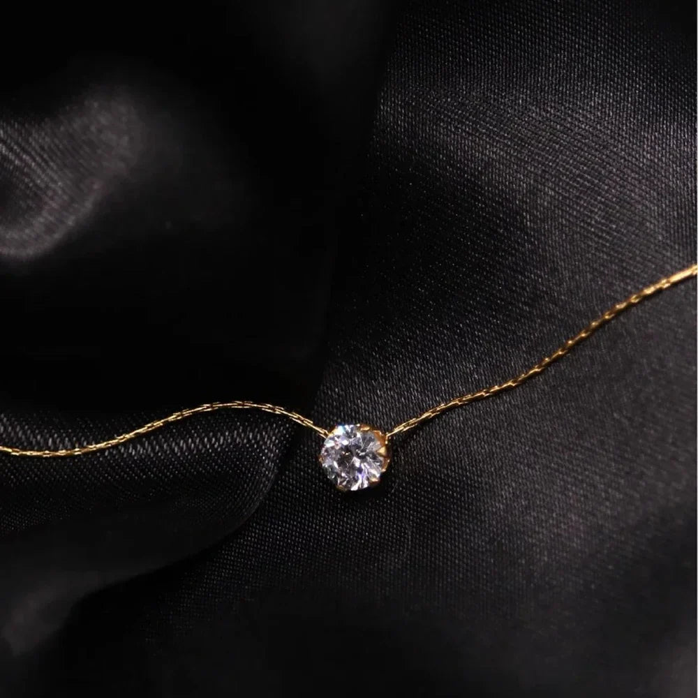 Colar Minimalista com Pedra de Zircónia em Aço Inoxidável