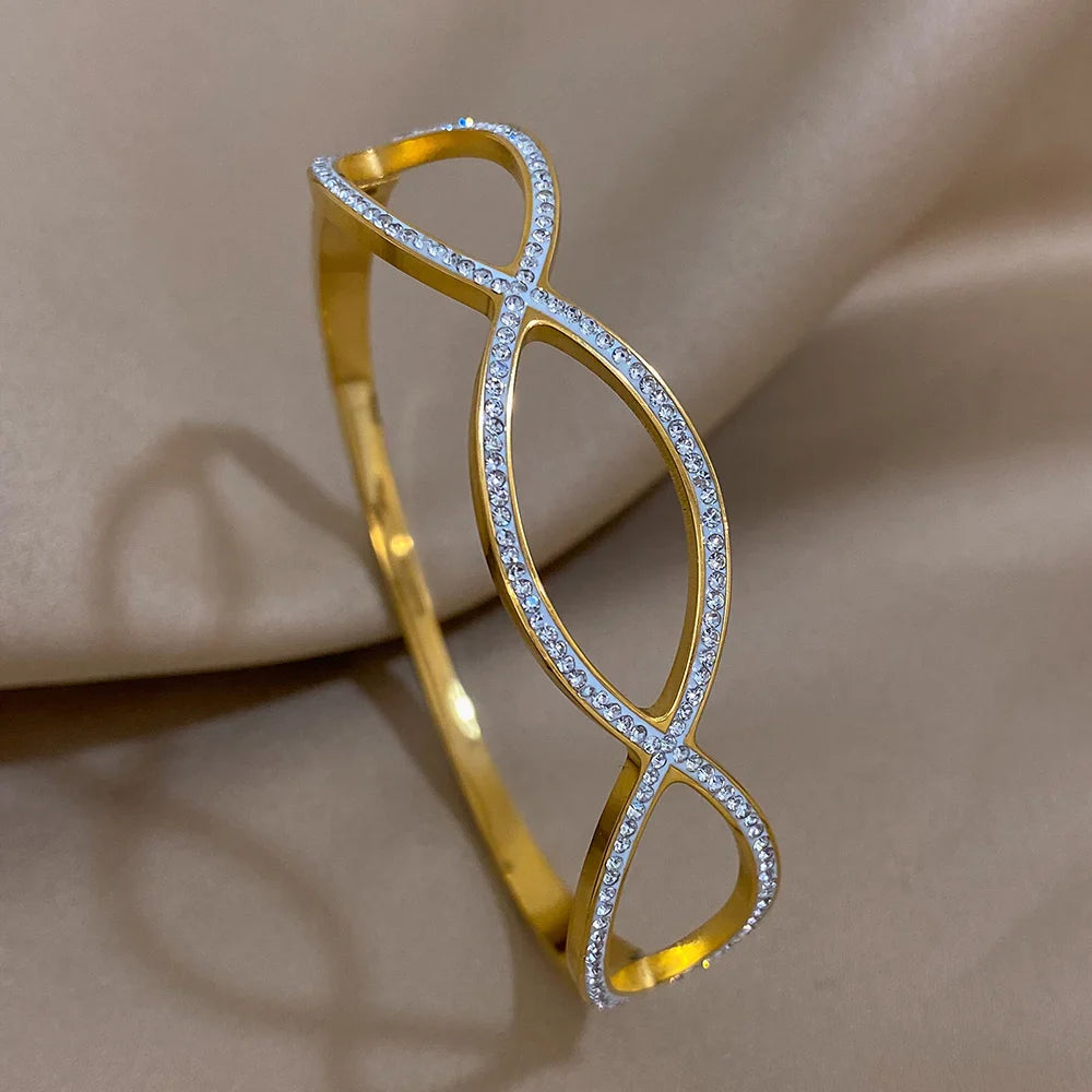 Pulseira com Motivo Infinito em Aço Inoxidável