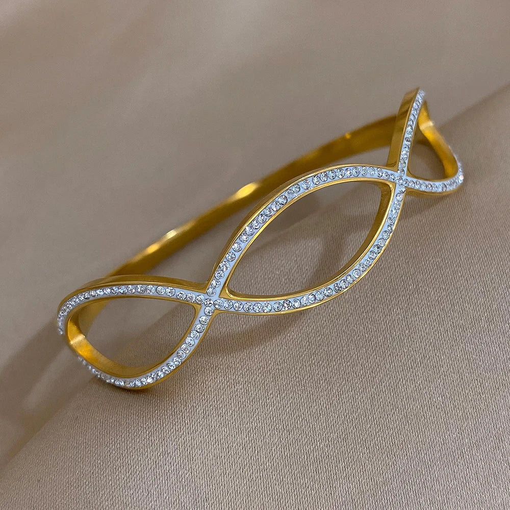 Pulseira com Motivo Infinito em Aço Inoxidável