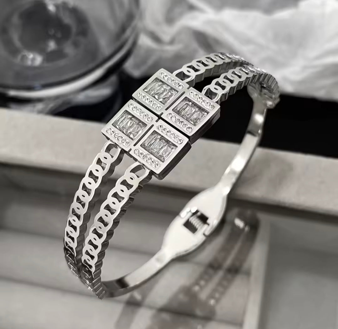 Pulseira Rígida Prateada