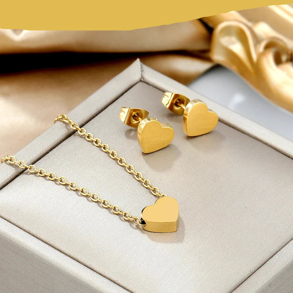 Conjunto Pendente Coração em Aço Inox Dourado