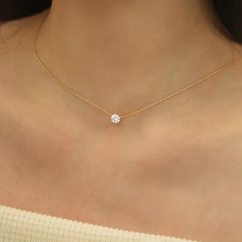 Colar Minimalista com Pedra de Zircónia em Aço Inoxidável