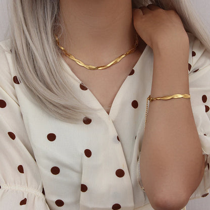 Colar e Pulseira Corrente Entrelaçada
