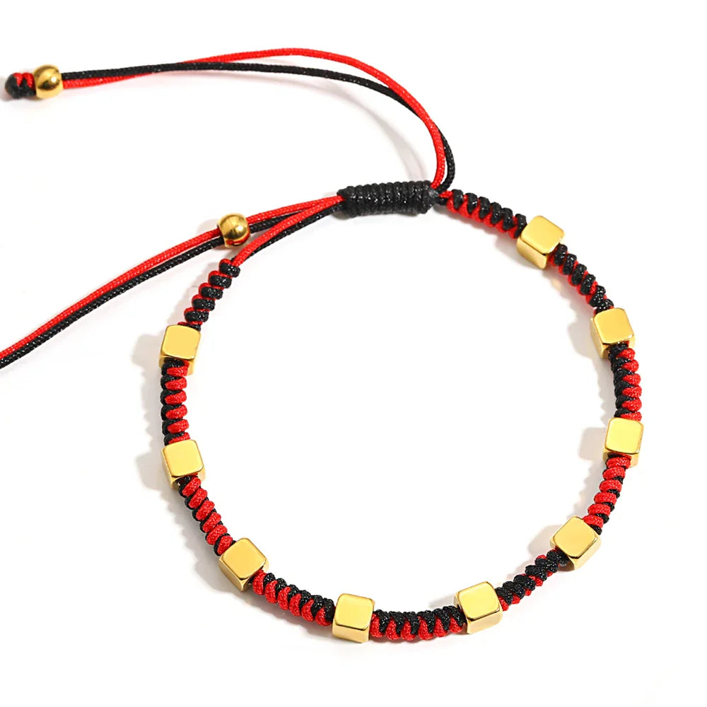 Pulseira com Efeito de Corda Ajustável em Aço Inox Corda Vermelha
