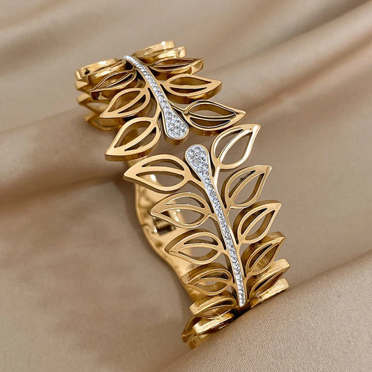 Pulseira Floral em Aço Inoxidável Dourado