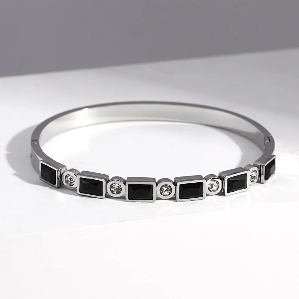 Pulseiras Rígidas Prateadas Half Preto