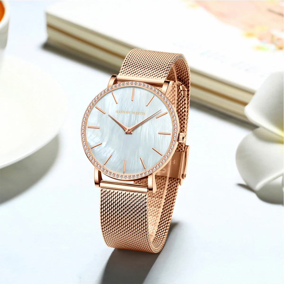 Relógio Luxuoso Hannah Martin Rosa dourado fundo claro