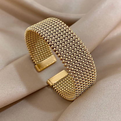 Pulseira de Malha de Aço Dourado