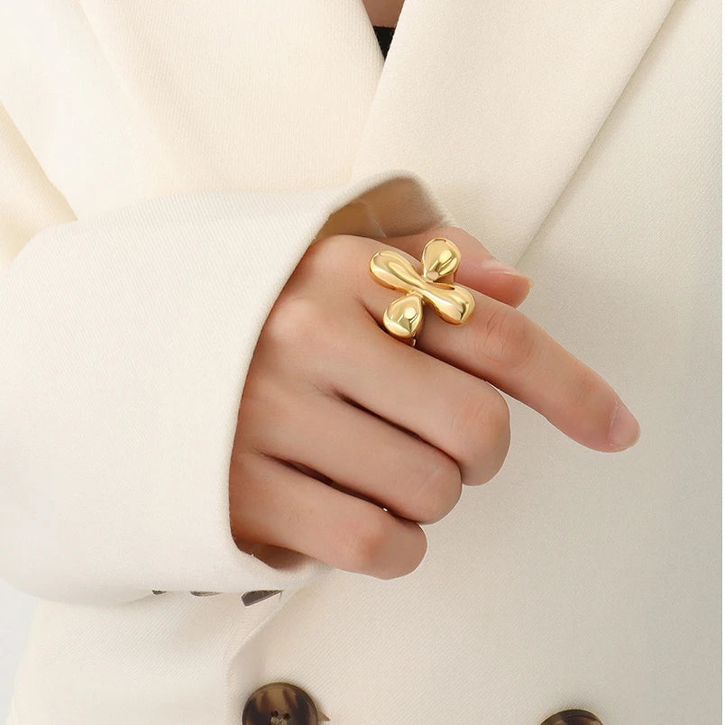 Anel Feminino em Alta Tendência Dourado