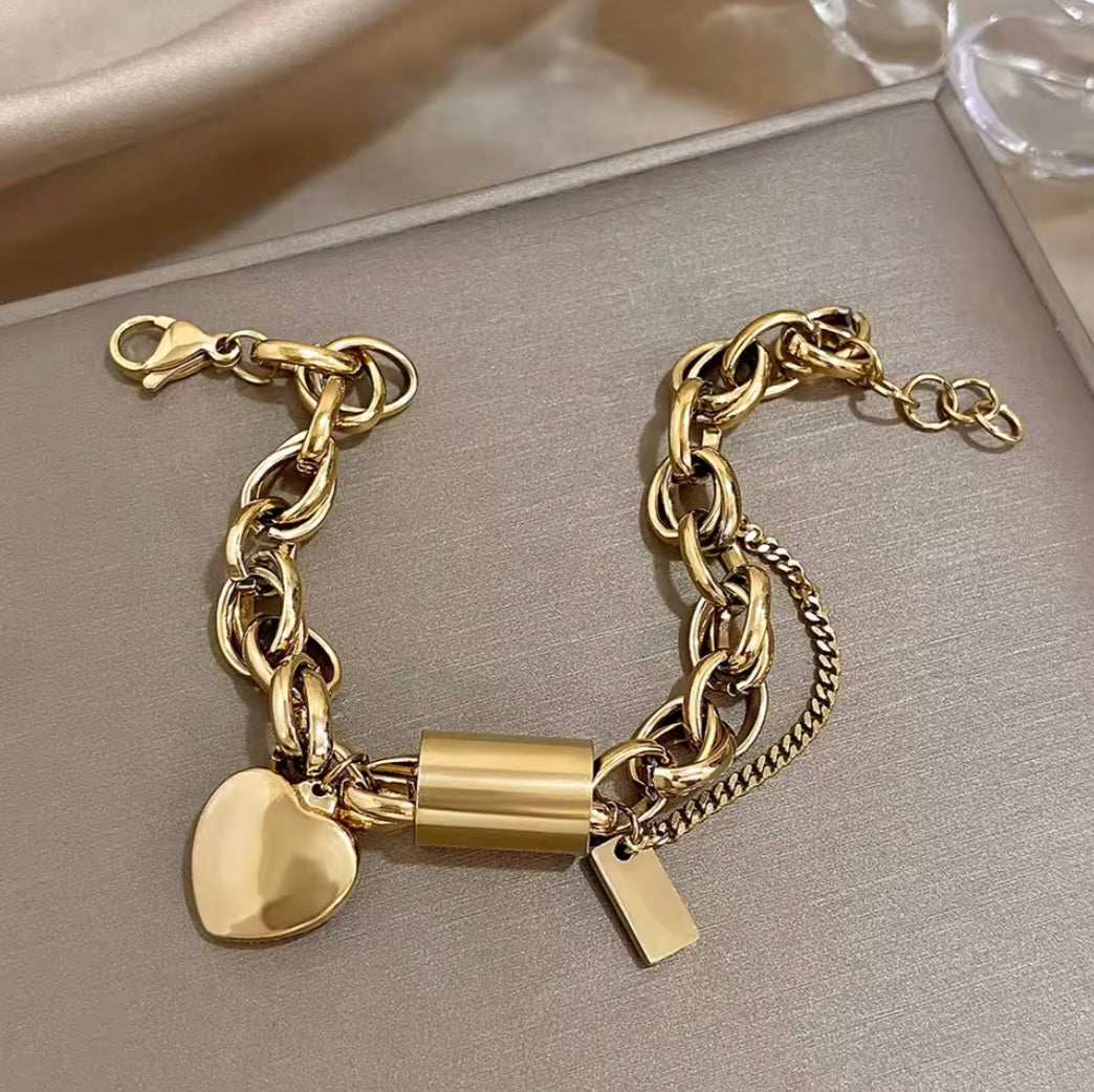 Pulseira de Corrente com Motivo Coração
