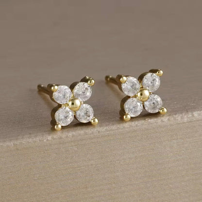 Brincos Minimalistas Florais Dourado