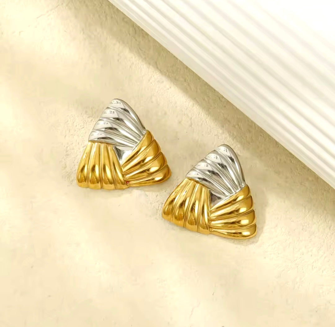 Brincos Triangulares em Aço Inox