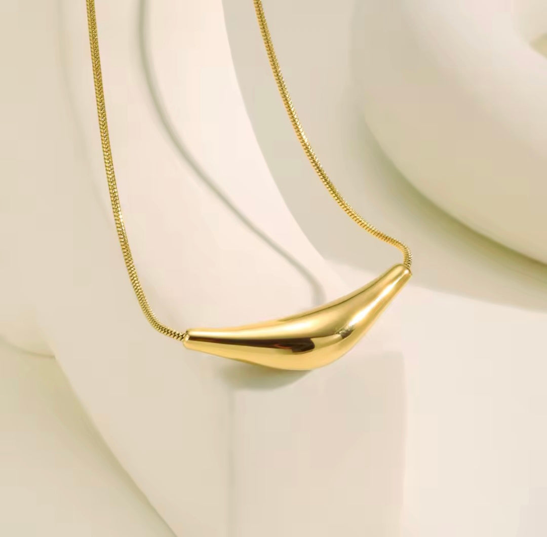 Colar com Pendente em Forma de Tubo em Aço Inox Dourado