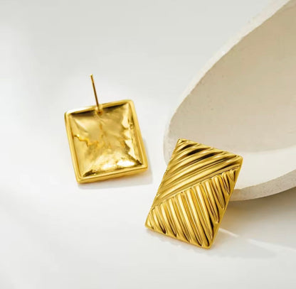 Brincos Golden Texture em Aço Inox