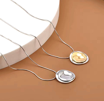 Colar com Pendente Circular