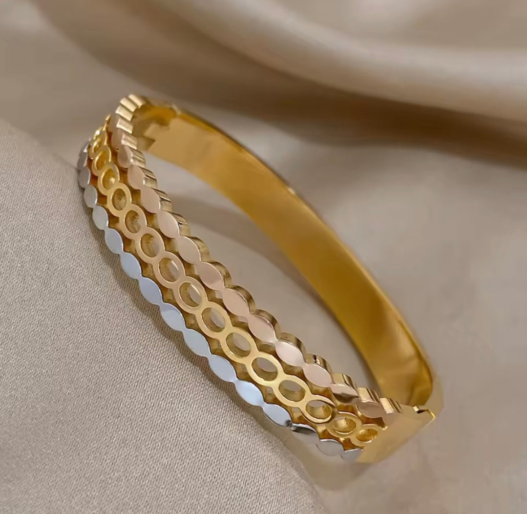 Pulseira Rígida em Tendência