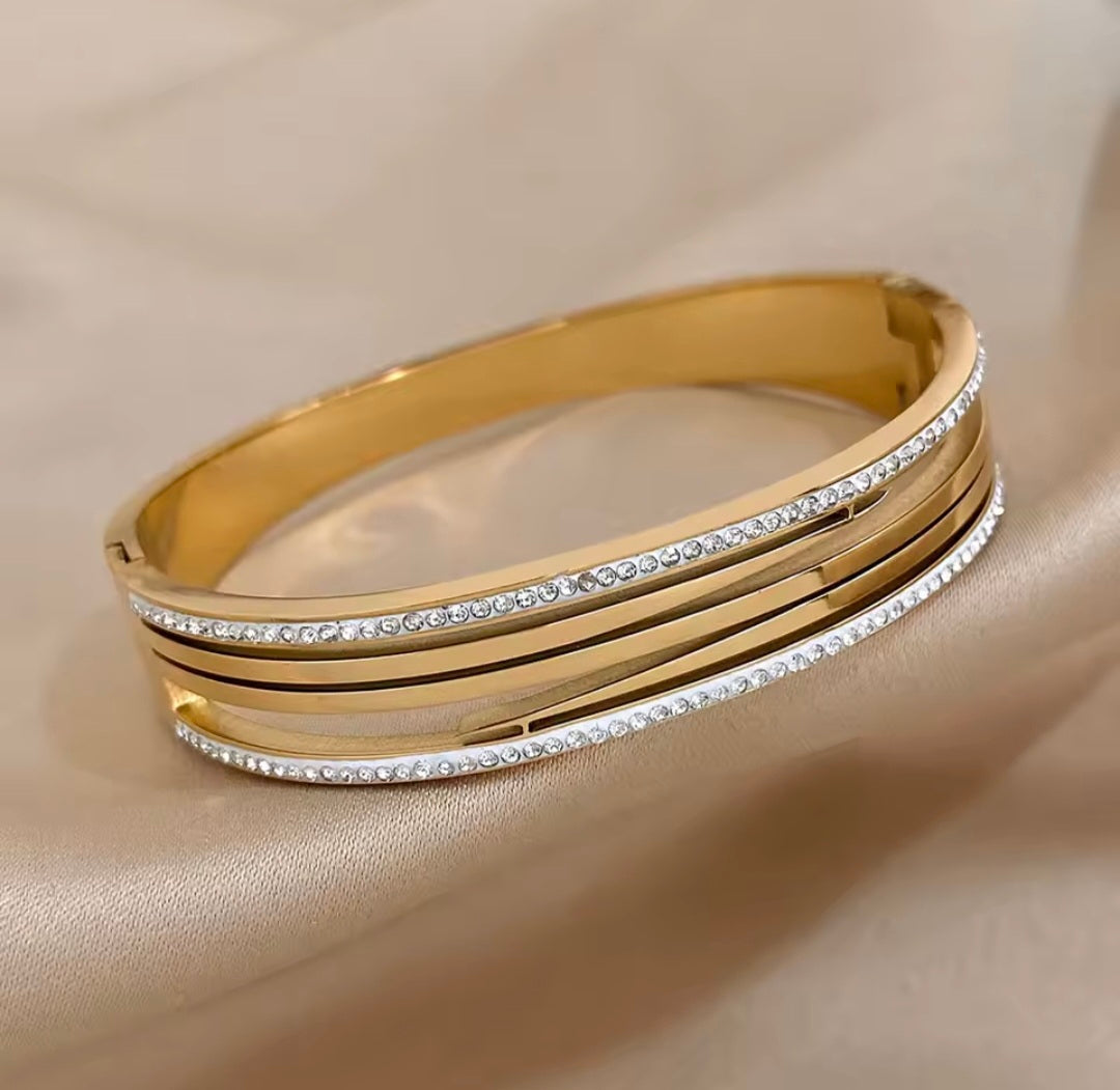 Pulseira Rígida Clássica em Aço Inoxidável