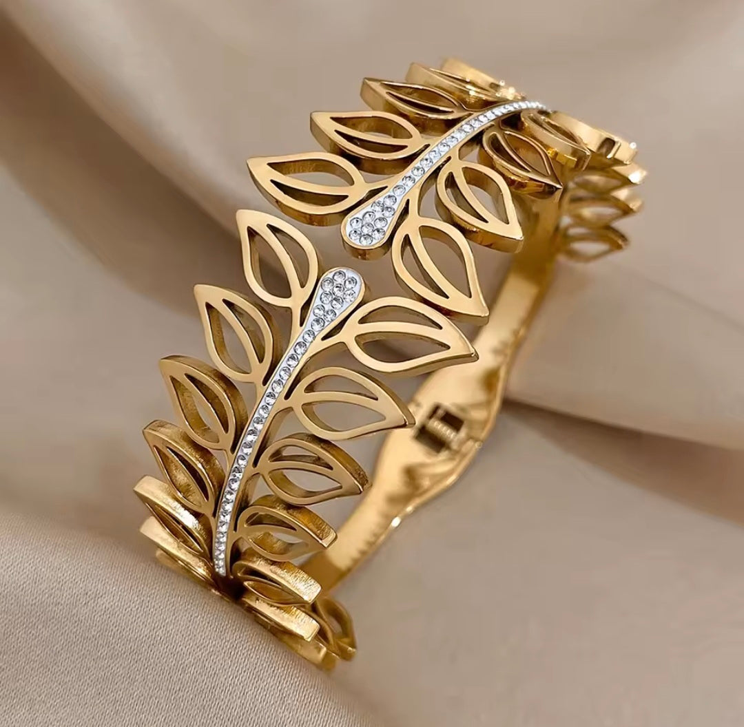 Pulseira Floral em Aço Inoxidável