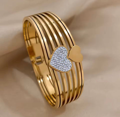 Pulseira Rígida Motivo Coração