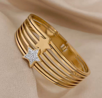 Pulseira Rígida com Estrelas