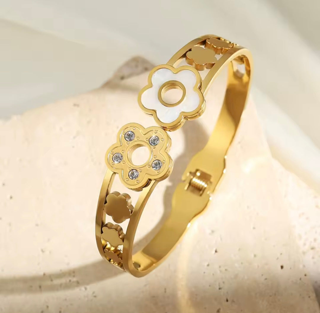 Pulseira Rígida Orgânica em Aço