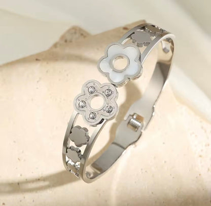 Pulseira Rígida Orgânica em Aço
