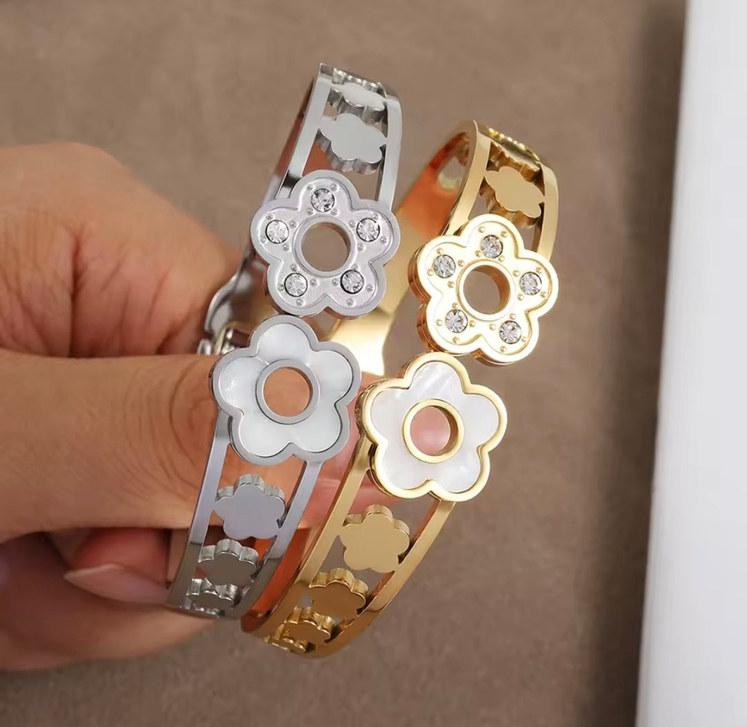 Pulseira Rígida Orgânica em Aço
