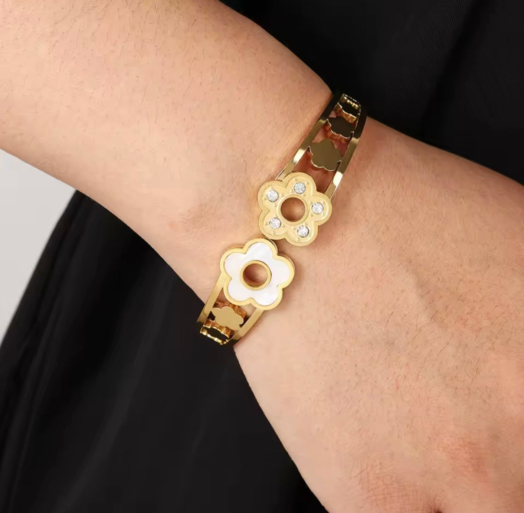 Pulseira Rígida Orgânica em Aço