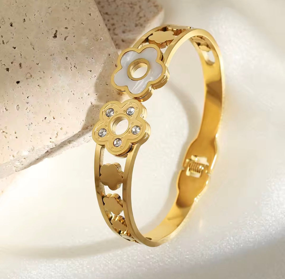 Pulseira Rígida Orgânica em Aço