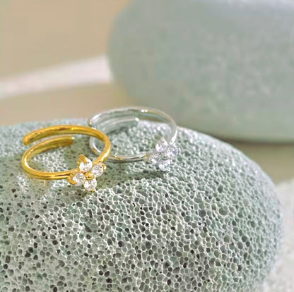Conjunto com dois anéis ajustáveis flor de zircônia em aço inoxidável, design moderno e delicado CIDEIVAN