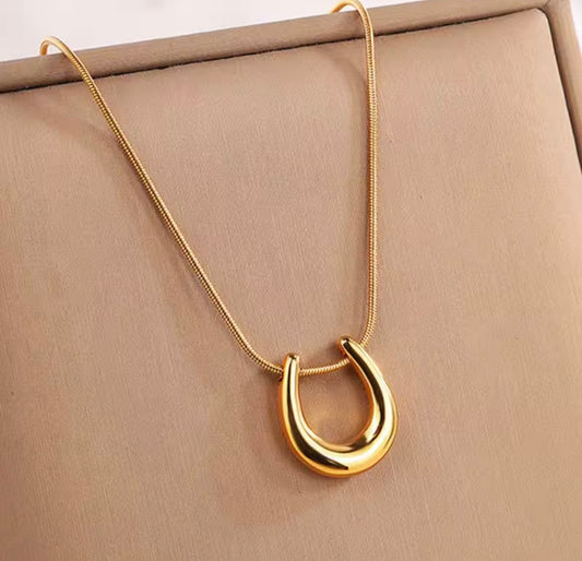 Colar Pendente U Shape - Aço inoxidável