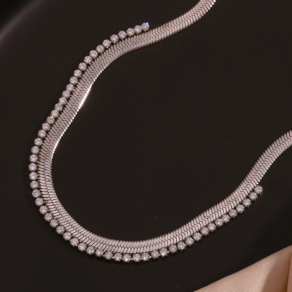 Colar com Pedras de Zircónia Cúbica