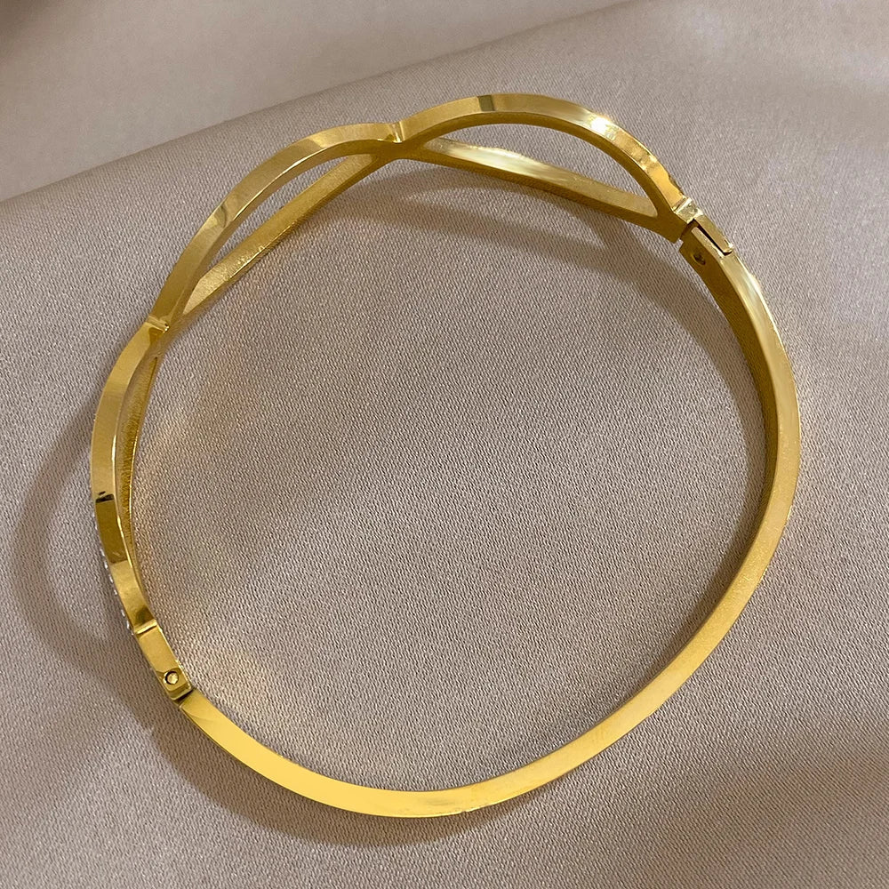 Pulseira com Motivo Infinito em Aço Inoxidável