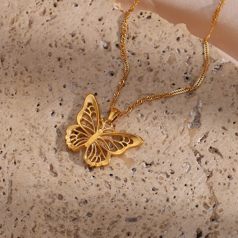 Colar Pendente Borboleta