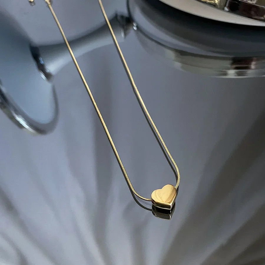 Colar com Pendente Coração em Aço Inox