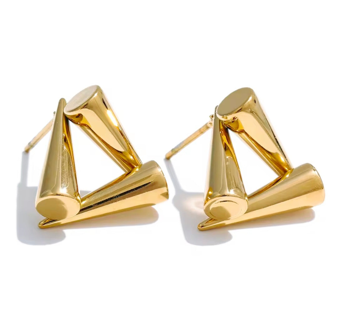 Brincos Triângulo em Aço Inoxidável Dourado