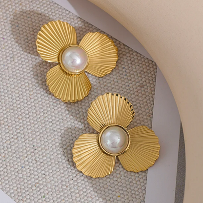 Brincos Flor de Pérola