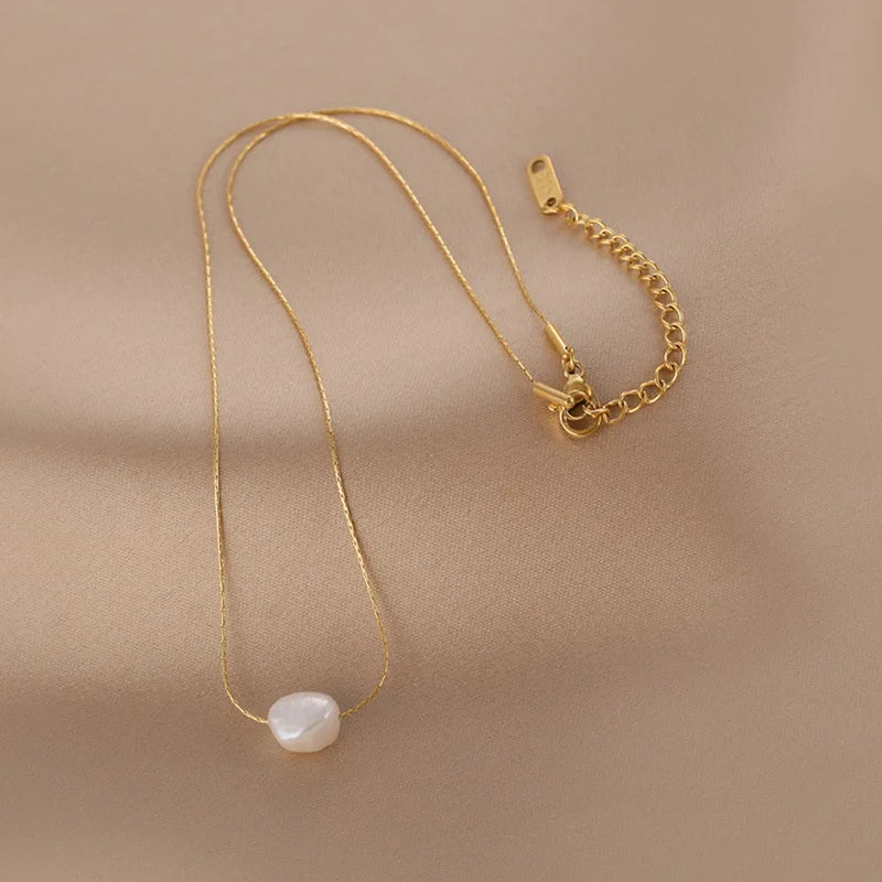 Colar Pendente Pérola em Aço Inox Dourado